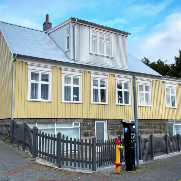 HISTORIC VILLA IN DOWNTOWN REYKJAVIK